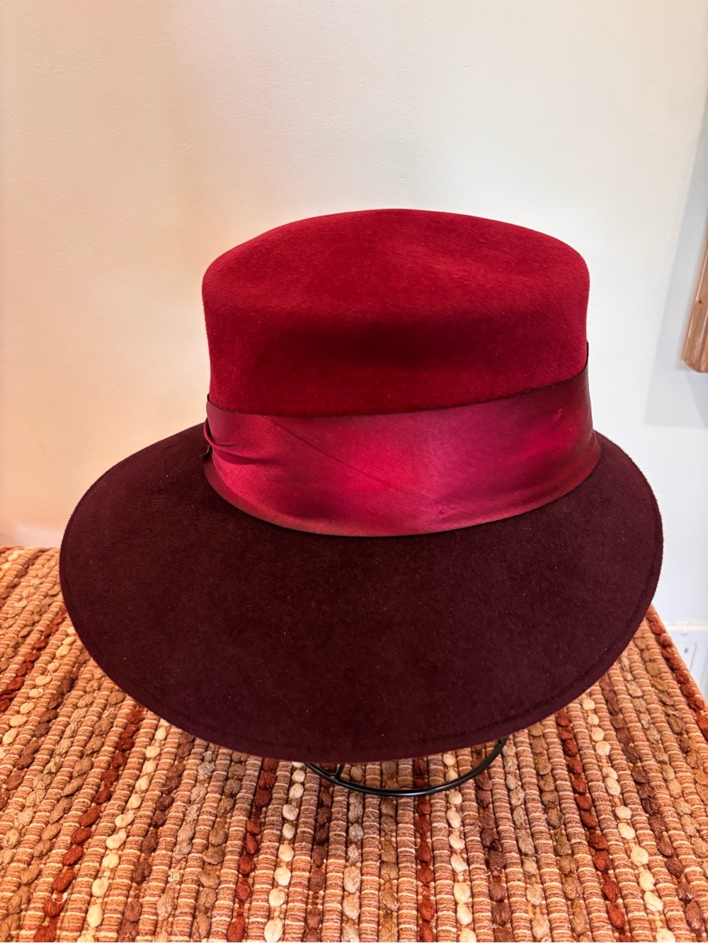 Louise Green Wool Felt Wide Brim Hat Burgundy Colorblock Satin Statement Derby - Picture 8 of 11